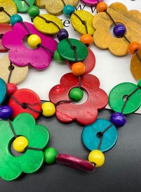 三层木质花朵防过敏绒绳项链