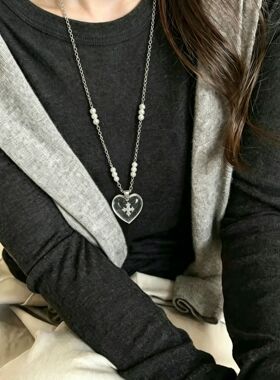 Y2K辣妹甜酷风透明爱心珍珠拼接钛钢长项链女ins小众十字架毛衣链