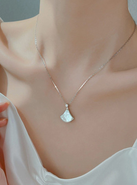 扇形项链女夏季2025年新款白贝