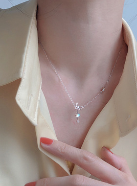 极光镂空蝴蝶项链简约小众设计感韩版气质女蓝色闪钻锁骨链INS潮