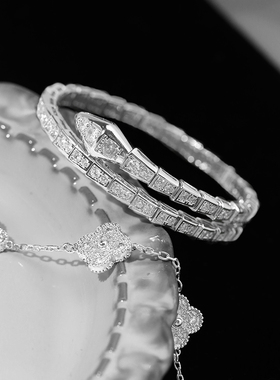 轻奢设计感四叶草手链女简约