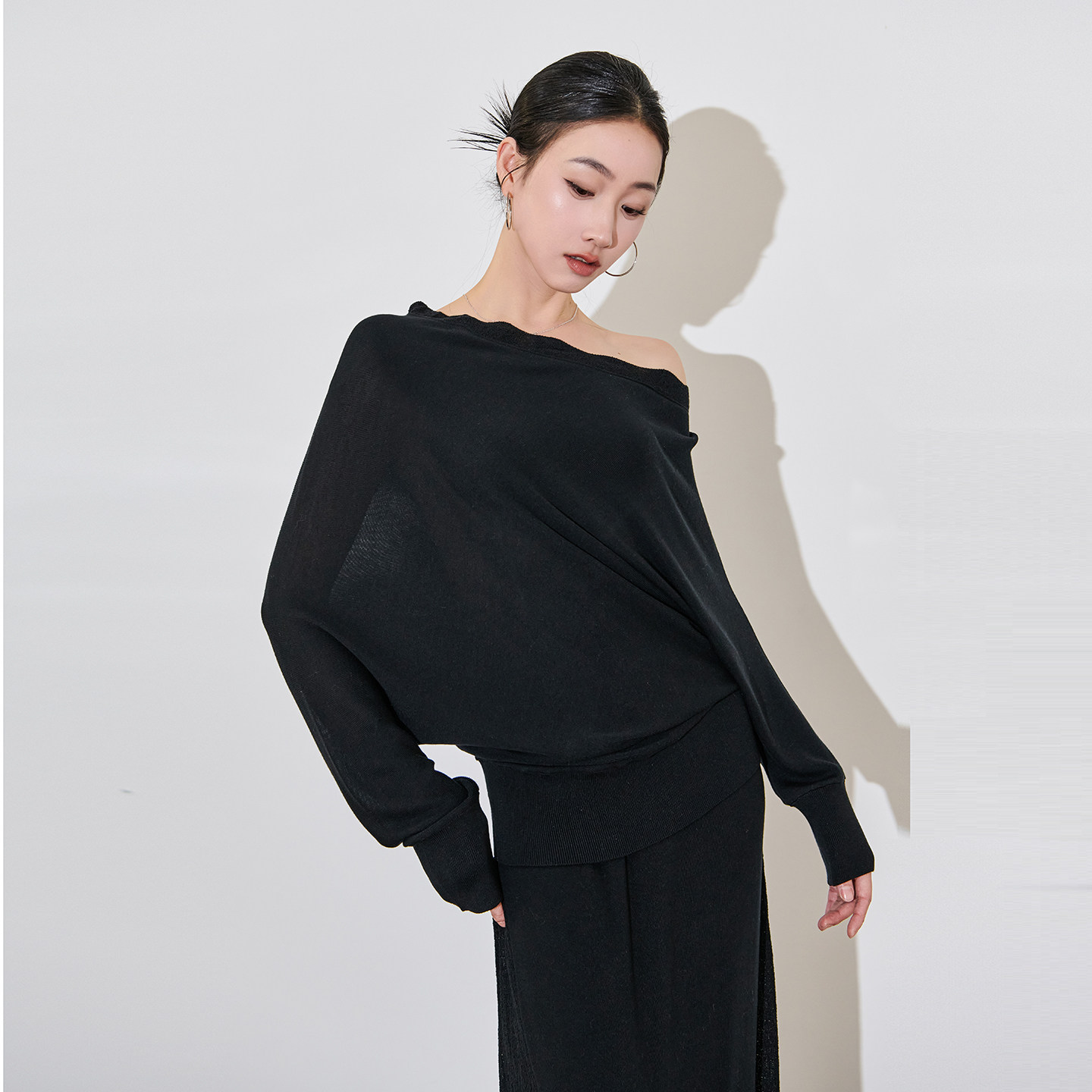 慵懒风斜肩针织衫上衣套装氛围感松弛感设计感半身裙时尚两件套女,淘宝优惠券,粉丝福利购,淘宝优惠卷