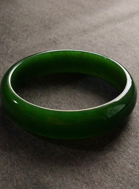 2019新款新疆金丝玉菠菜绿手镯女款镯子玉石玉器手镯手饰包邮