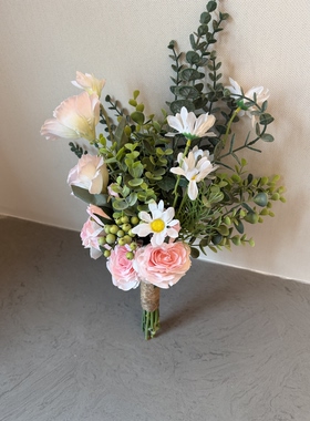 森系小清新手捧花仿真花 粉色玫瑰雏菊 婚礼领证拍照摄影道具花束