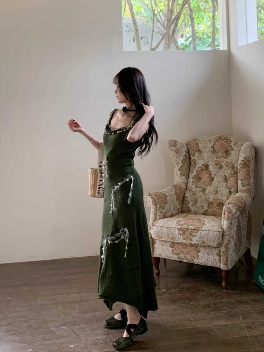 致命女人复古收腰中长款绿色针织连衣裙女夏季新款包臀裙吊带长裙 - 图3