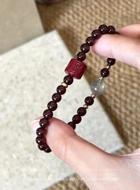 新中式酒红色串珠砂转运手串仿