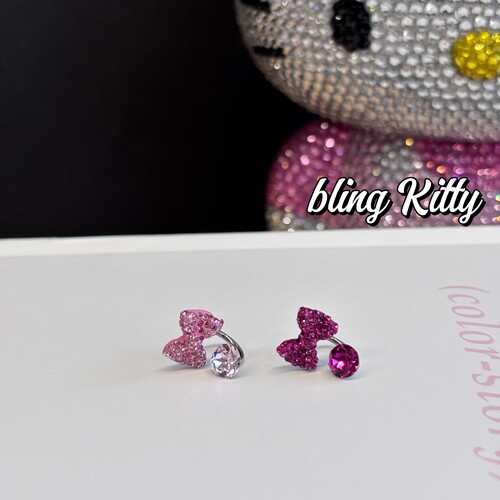 【米妮公主】爆闪粉色蝴蝶结耳钉F136钛合金内螺旋养耳洞耳骨钉 - 图3