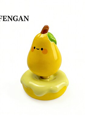 “我想梨呀”景德镇转转乐摆件