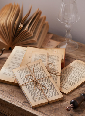 复古外文英文麻绳捆绑一捆老旧黄书捆装饰陈列摆件摄影拍摄道具