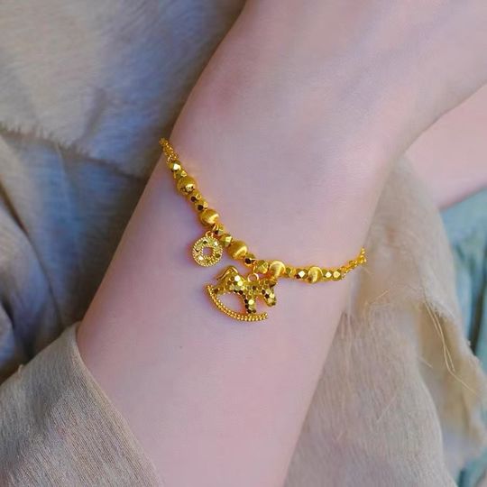 2026马年金色钱币碎冰马上有钱小马新款手链女款轻奢高级转运手串