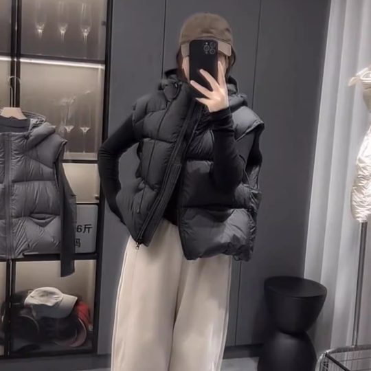羽绒马甲女短款连帽冬季新款2025韩宽松高级感小个子背心坎肩外套