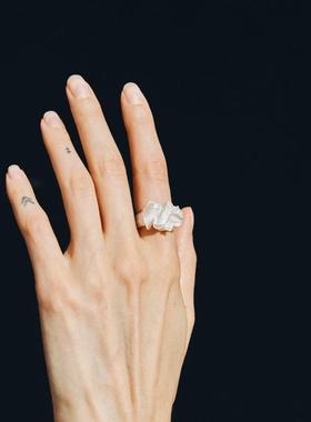 白夜行系列 烧白工艺缎立体花朵戒指女生