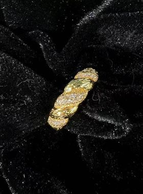 【K社制造】拉丝工艺中古风格麻花镶钻红色开口金戒指