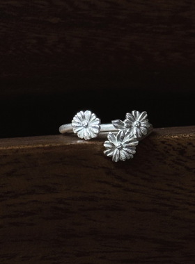 极简风小雏菊戒指女ins风小巧花朵造型文艺百搭开口可调节指环