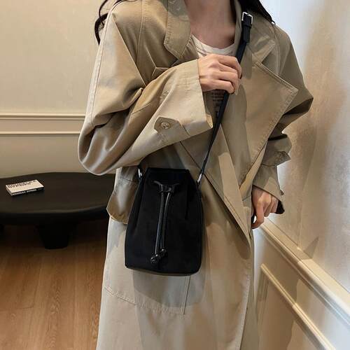 秋冬季手机包麂皮绒小包女2024新款小众抽绳水桶包百搭单肩斜挎包 - 图2