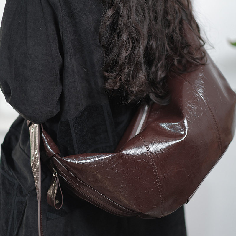 鱼肚白原创小众设计师女包单肩包真皮文艺复古时尚复古风斜挎包 - 图0