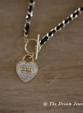 《幸运日》金色皮革女毛衣链项链