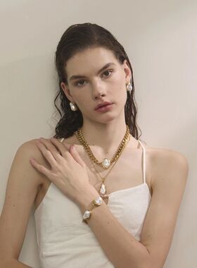 Popular Baroque Simulated Pearls Golden Cuban Chain Necklace