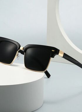 Fashion Square Women Sunglasses Retro Rivets Men Clear Gradi