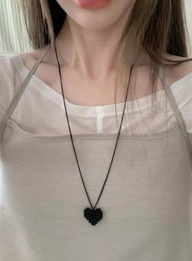 韩国东大门新款爱心串珠项链女长款毛衣链轻奢小众锁骨链配饰