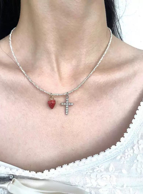 韩国东大门新款可爱草莓十字架超闪项链女ins设计感高级锁骨链潮