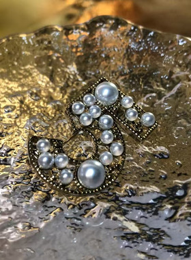 法式复古小香风珍珠胸针高级感