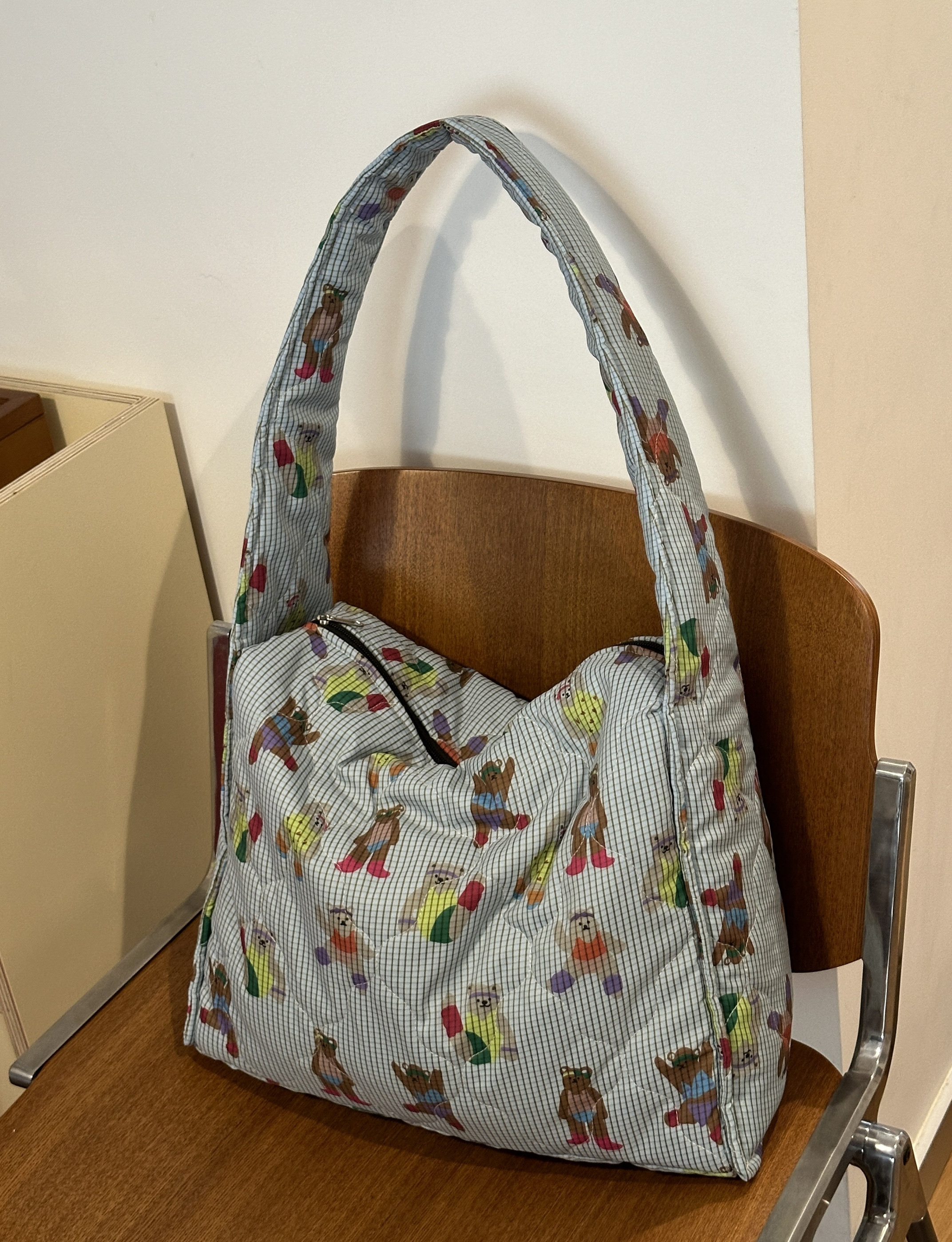 fourfourtwoone新款蓝色卡通小熊印花羽绒夹棉拉链单肩挎包百搭,淘宝优惠券,粉丝福利购,淘宝优惠卷