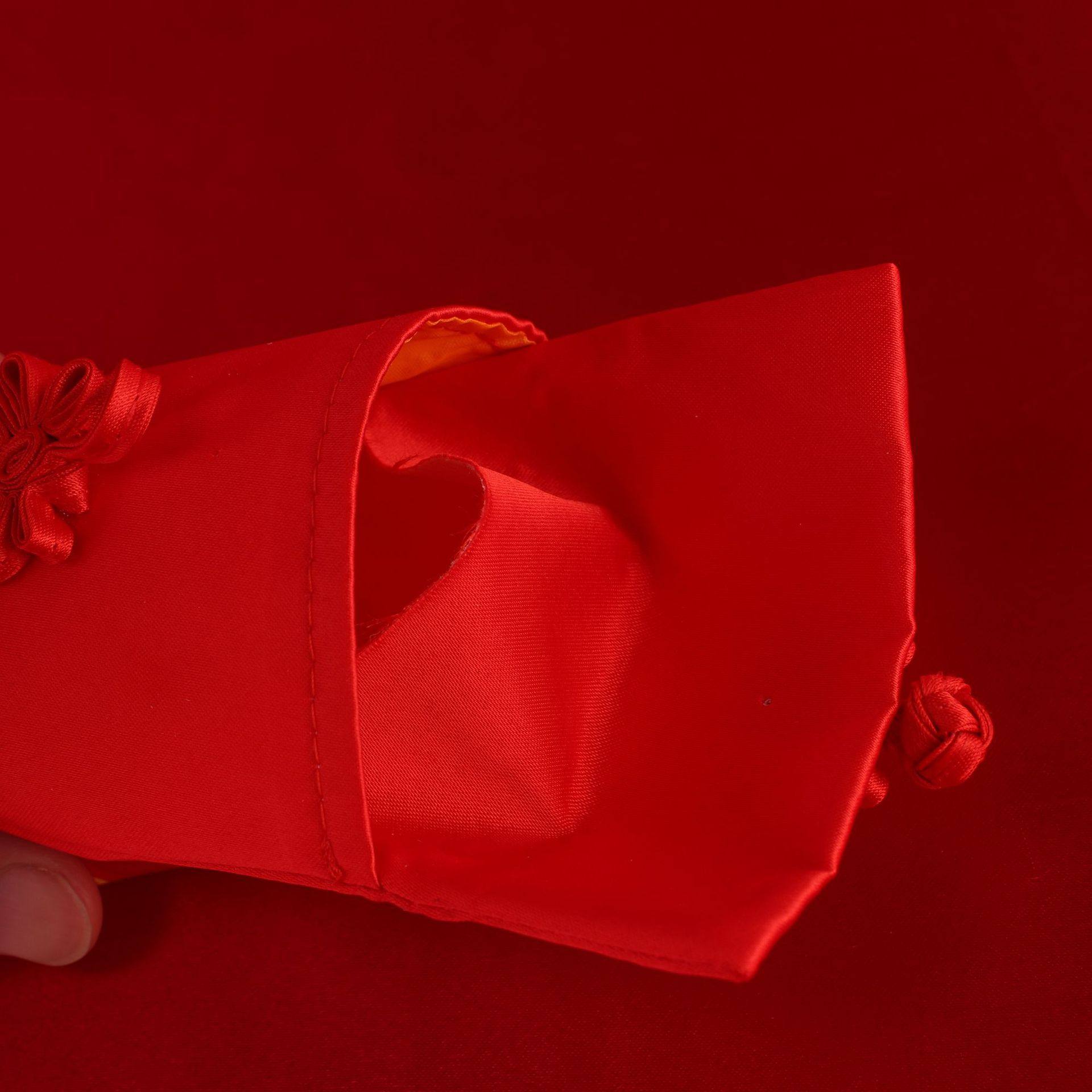 新娘结婚红色刺绣包包女婚礼装钱包见面礼改口红包中式婚礼手拿包,淘宝优惠券,粉丝福利购,淘宝优惠卷