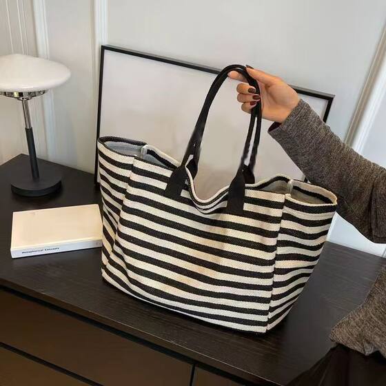 Commuting Canvas Bag Women's Large Capacity Handbag Bag 2025 New Striped Single Shoulder Mommy Tow Special