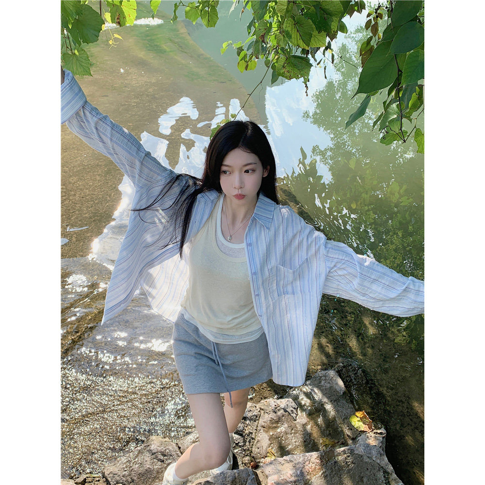 蓝色条纹防晒衬衫女春夏新款长袖开衫外套宽松薄款慵懒风通勤上衣