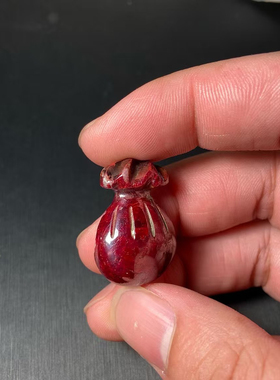 天然原矿朱砂全透光原石雕刻钱袋福袋吊坠男女款挂件收藏送礼