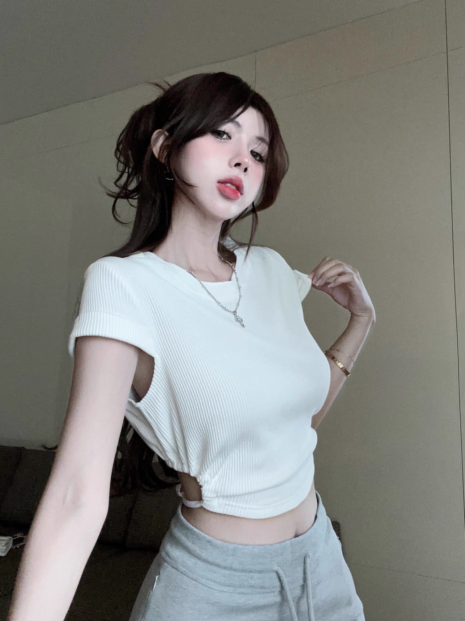 纯欲上镜甜辣妹性感露背短款修身上衣女露腰抽绳绑带正肩短袖t恤,淘宝优惠券,粉丝福利购,淘宝优惠卷