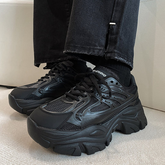 Мужские туфли черного цвета с сетчатой отделкой, увеличивающие рост, 7 см