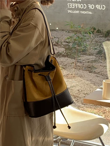 Небольшая демисезонная замшевая сумка через плечо, дизайнерская сумка на одно плечо, на шнурках