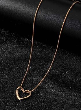 Simple Hollow Love Heart Pendant Necklace for Women Fashion