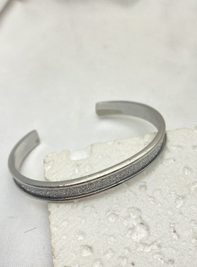 青岛饰品欧美风小众设计高级感亮片开口个性百搭建议手镯女