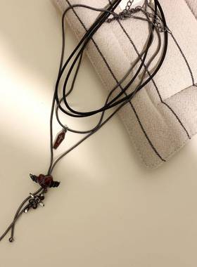 甜辣高级感系列 枪黑色液态十字架项链小众高级感锁骨链毛衣项链