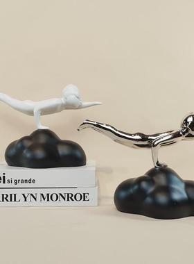 欧式电镀树脂飞行员人物摆件样板间电视柜客厅玄关桌面家居装饰品