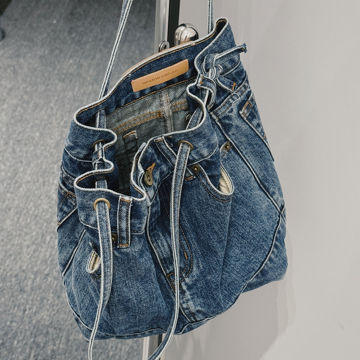 丹宁系列美式复古牛仔裤设计做旧大容量通勤托特包新款手提单肩包,淘宝优惠券,粉丝福利购,淘宝优惠卷
