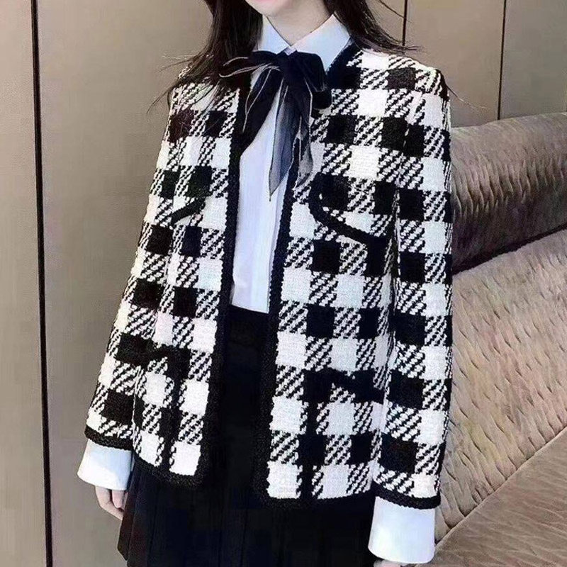 阿玛施旗舰店官网2020秋新款短外套 魅言服饰短外套