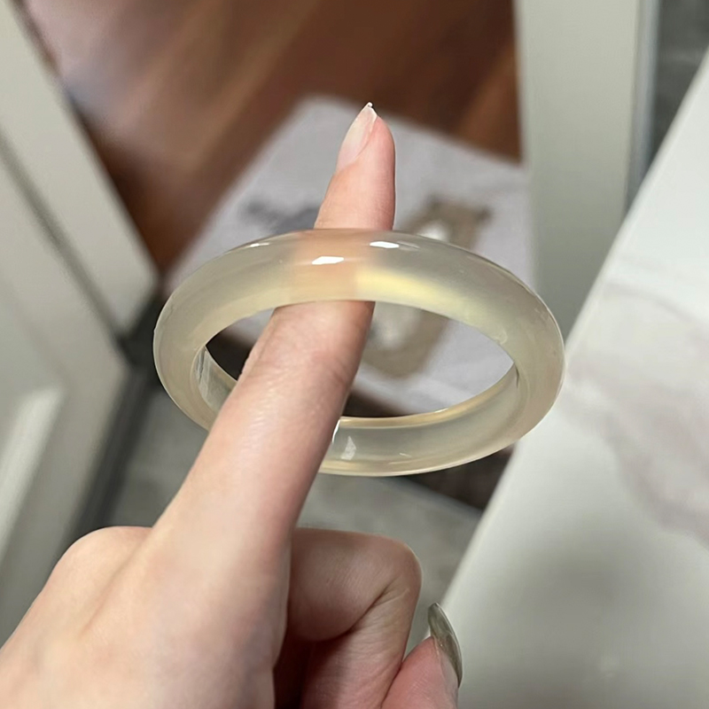 爆款天然香槟金冰种玉髓手镯温柔气质高冰白月光玉髓正品毕业级 - 图2