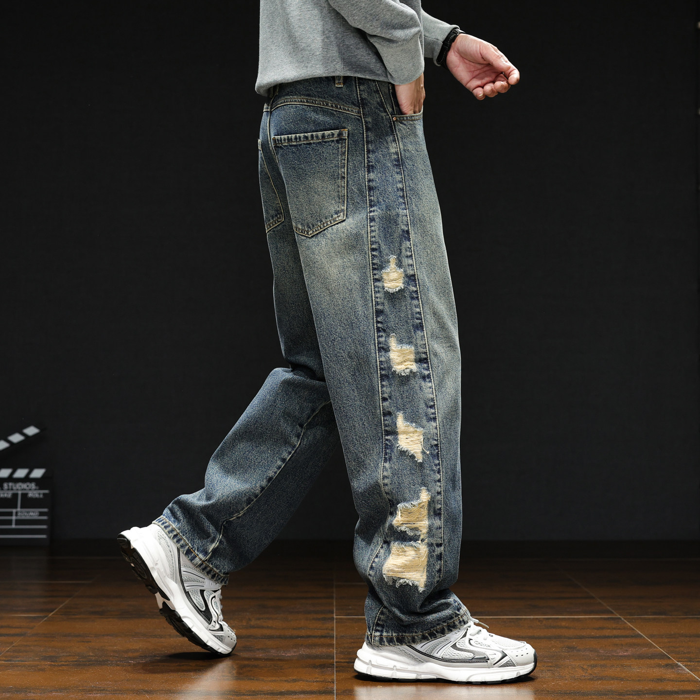 2025秋冬新款重磅美式破洞贴布牛仔裤男宽松直筒潮牌拼接设计长裤,淘宝优惠券,粉丝福利购,淘宝优惠卷