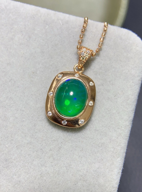 炫彩绿欧泊吊坠超赞的火彩主石8*10mmS925银精工镶嵌