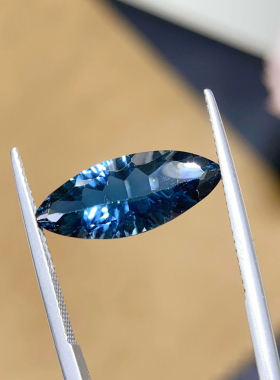 天然伦敦蓝托帕石裸石蓝色定制镶嵌18K金戒指耳钉项链吊坠首饰