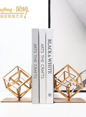 复古铁艺十字架摆件样板间