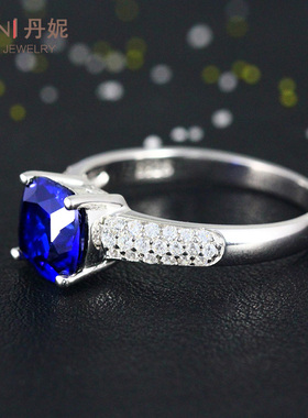 纯银镶嵌克拉方形女款蓝宝石戒指