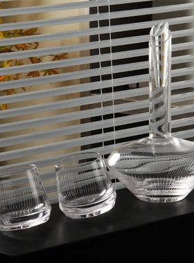 现代简约样板间售楼处书房书架酒具酒杯酒柜摆件组合陈列室软装饰