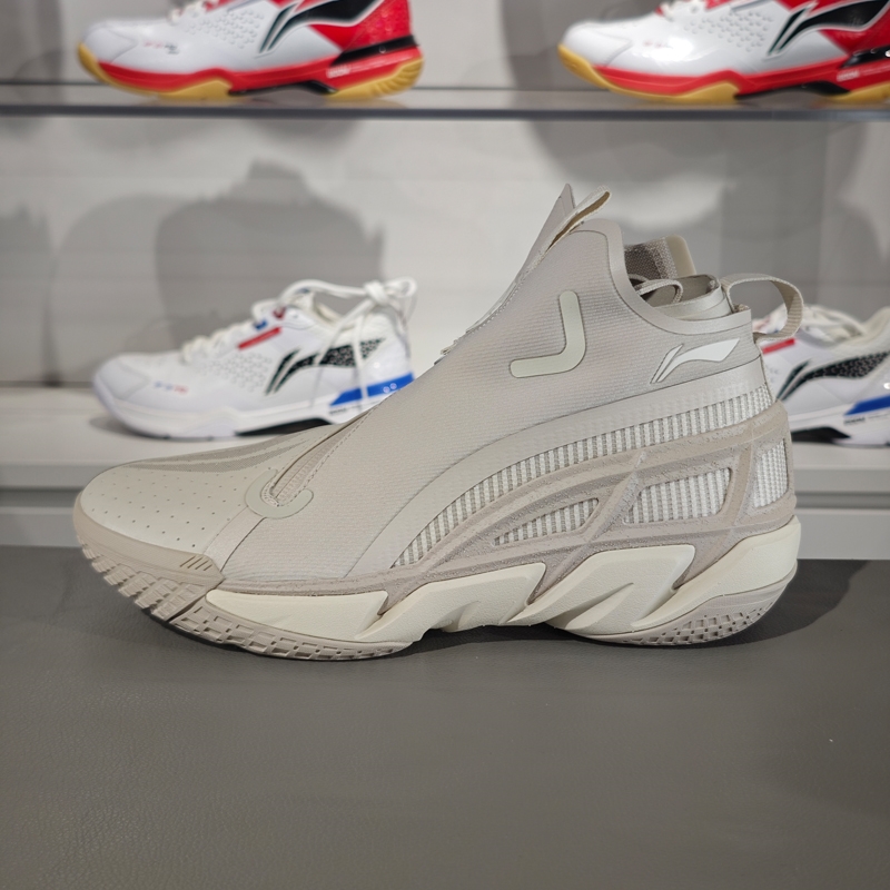 李宁2024冬新款反伍4 WNTR男子轻量高回弹中帮篮球外场鞋ABFU031 - 图1