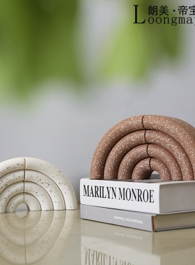 轻奢风办公室创意书立架装饰摆件