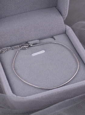 s925纯银极细蛇骨手链女冷淡ins风小众设计百搭通勤叠戴素链手饰